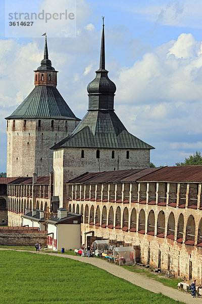 Kasanskaja & Ferapontovskaya Towers  Kirillo-Beloserski-Kloster  Vologda Region  Kirillov  Russland