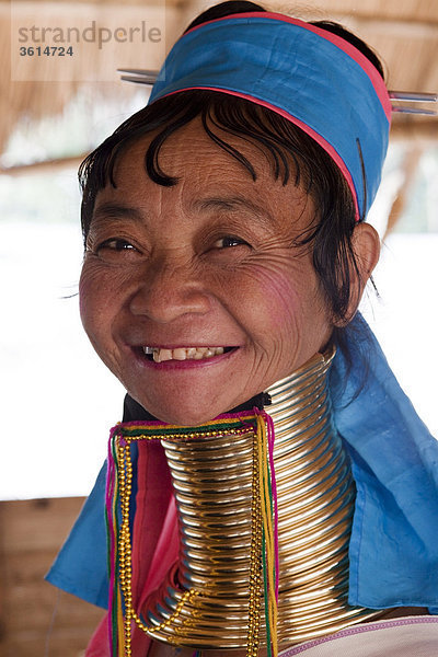 Portrait Urlaub Reise Oberbekleidung Traditionelle Kleidung Ethnisches Erscheinungsbild Kostüm - Faschingskostüm Asien Chiang Mai Verkleidung Thailand Tourismus