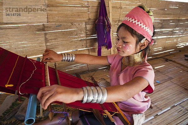 Portrait Urlaub Reise Oberbekleidung Traditionelle Kleidung Ethnisches Erscheinungsbild Kostüm - Faschingskostüm Asien Chiang Mai Verkleidung Thailand Tourismus