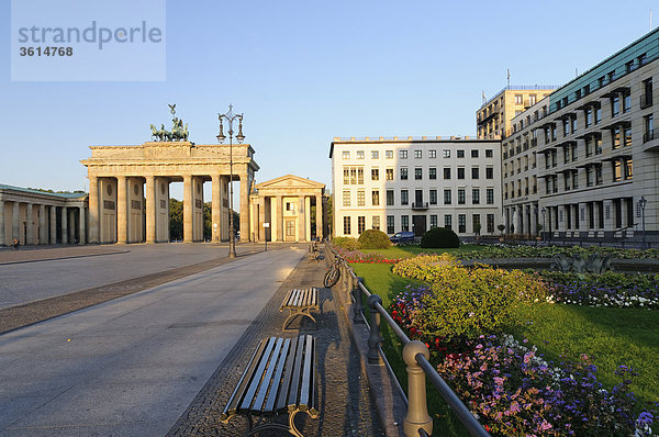 Pariser Platz Mit Brandenburger Tor am Morgen  Berlin  Deutschland  Europa