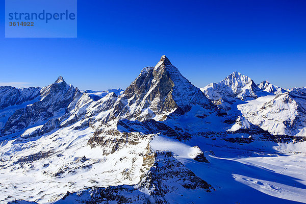 Alpen  Aussicht Klein Matterhorn  Dent Hérens - 4171 m  Matterhorn - 4478 m  Dent Blanche - 4357 m  Wallis  Schweiz