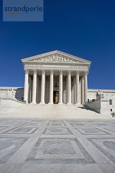 Vereinigte Staaten von Amerika  USA  Essgeschirr  Säule  Washington DC  Hauptstadt  Gericht  Platz  Supreme court