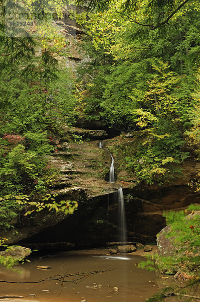 Lower Falls  Wasserfälle  Hocking Hills State Park  Ohio  Vereinigte Staaten