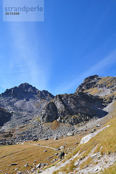 Landschaftlich schön landschaftlich reizvoll Berg gehen Weg Natur Alpen Herbst Wanderweg Schweiz