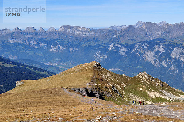 Landschaftlich schön landschaftlich reizvoll Berg gehen Weg Mensch Natur Alpen Herbst Ansicht Wanderweg Schweiz Bergpanorama