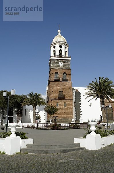 Nuestra Senora de Guadalupe und Plaza de la Constitucion  Teguise  Lanzarote  Kanarische Inseln  Spanien  Europa