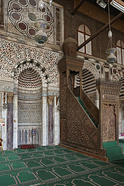 Innenaufnahme der El-Muayyad-Moschee  Kairo  Ägypten