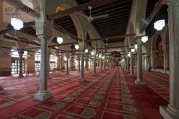 Innenaufnahme der Al-Azhar-Moschee  Kairo  Ägypten