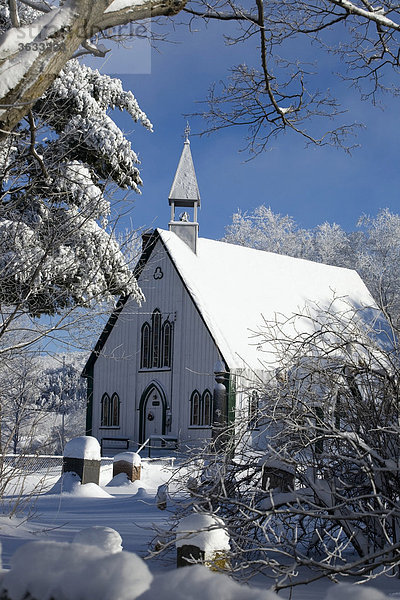Kirche  verschneite Landschaft im Winter  Kanada