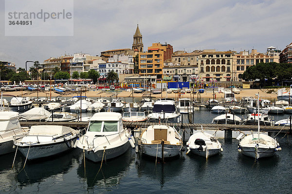 Hafen des Fischerstädtchens PalamÛs  Costa Brava  Spanien  Iberische Halbinsel  Europa