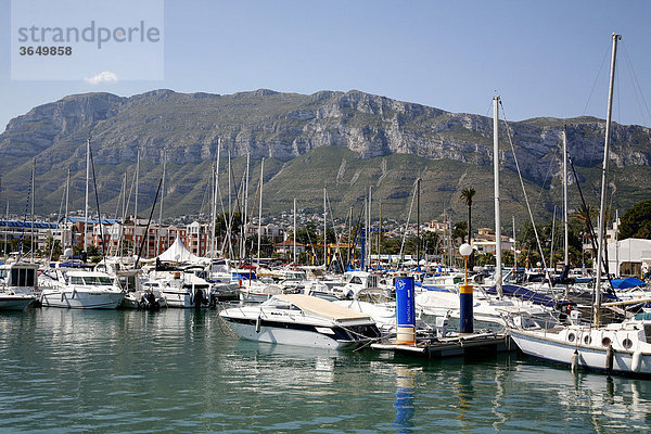 Hafen von Denia  Spanien  Europa