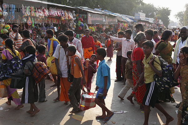 Marktstände während Thaipusam-Fest  Hindu-Fest  Palani  Tamil Nadu  Tamilnadu  Südindien  Indien  Asien