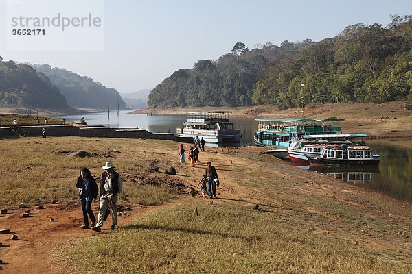 Bootsanleger am Thekkady See  Periyar Nationalpark  Kerala  Südindien  Indien  Südasien  Asien