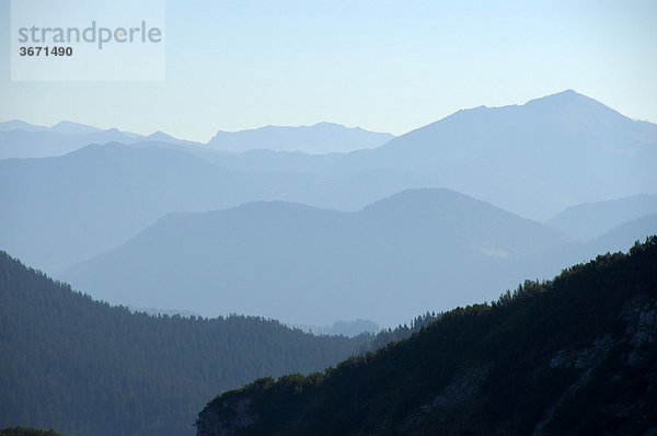Dunstige Berghänge Gebirgslandschaft Estergebirge Bayerische Alpen Oberbayern