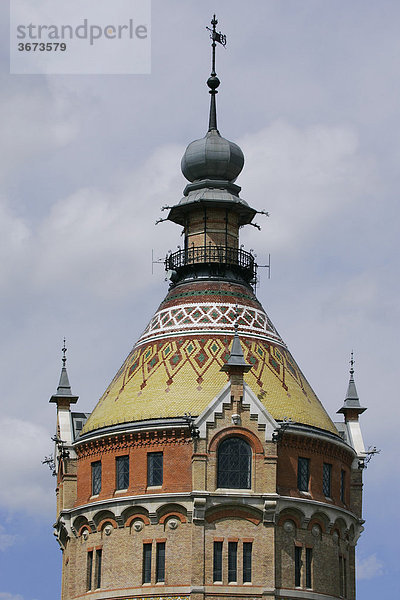 Wasserturm im Bezirk Favoriten erbaut 1899 im Stil des industriellen Historismus Wien Österreich