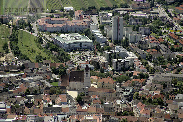 Luftaufnahme der Pfarrkirche von Eisenstadt Burgenland Österreich