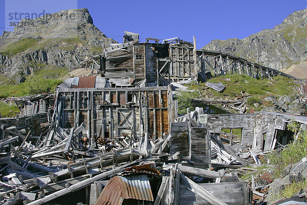 Die Anlage und Gebäude der Indipendence Mine die bis 1930 in Betrieb war und nun ein Historical State Park ist Hatcher Pass Alaska USA