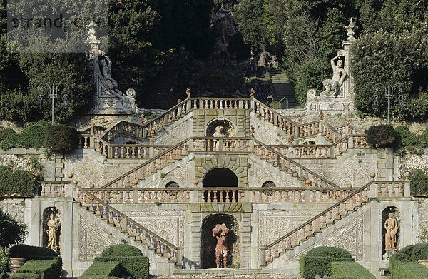 Treppenanlage im Park der Villa Garzoni in Collodi Toskana Italien