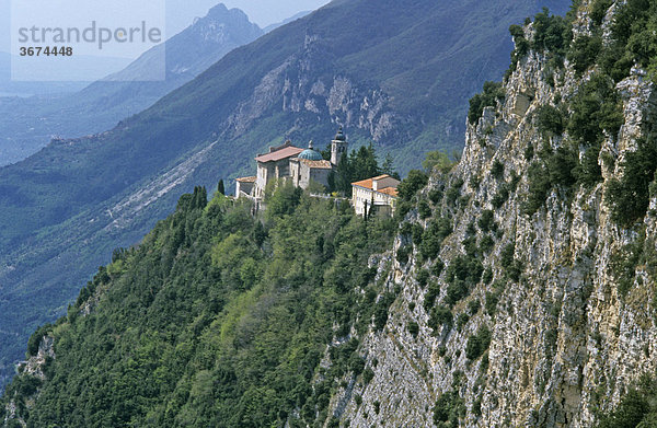 Wallfahrtskirche Madonna di Monte Castello bei Tignale über dem Gardasee Italien