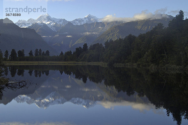 Lake Matheson mit Spiegelung des Mount Cook bei Fox Village Neuseeland