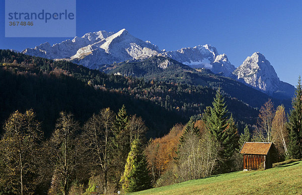 Hochblassen und Alpspitze und Zugspitze bei Schlattan in Bayern Deutschland