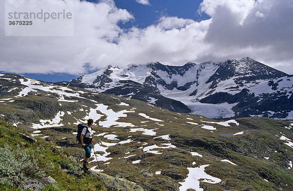 Aufstieg zum FannarÂken Blick Richtung Gjertvasstind Jotunheimen Norwegen