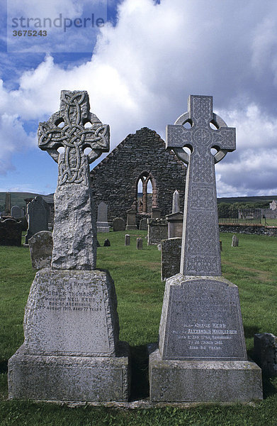 Keltische Kreuze bei der Kirchenruine St. Brendan Kintyre Schottland