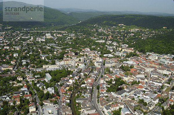 Luftaufnahme der Kurstadt Baden Niederösterreich