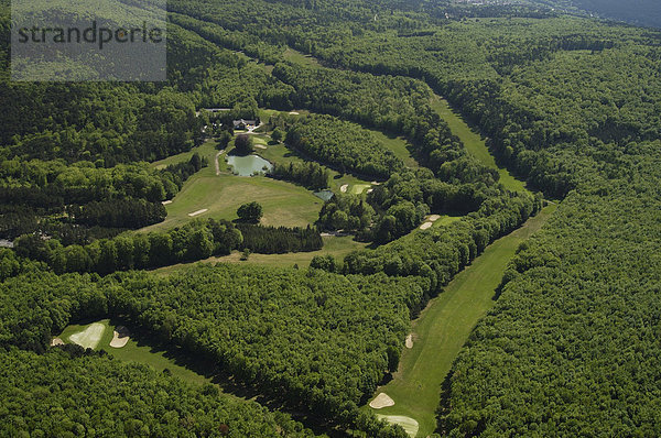 Luftaufnahme des Golfplatzes Enzesfeld Niederösterreich