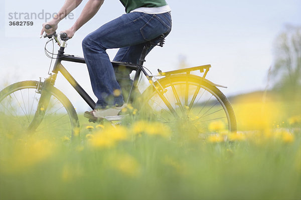 Mann auf dem Fahrrad