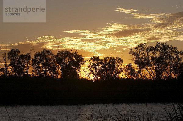 Sonnenuntergang am Deep Reach Pool im Millstream Chichester National Park Pilbara Region Westaustralien WA