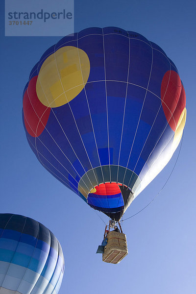 Heißluftballons in der Luft  Filzmoos  Salzburg  Österreich  Europa