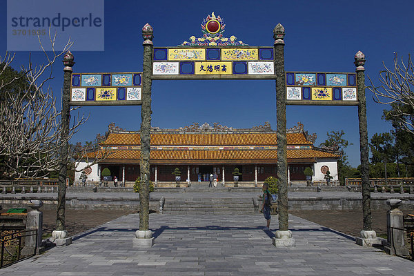 Eingangsbereich des Kaiserpalastes in Hue  Vietnam  Südostasien