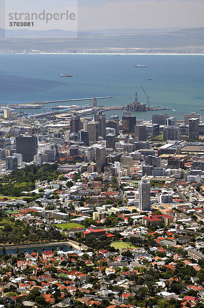 Blick auf Kapstadt vom Tafelberg  Table Mountain  Südafrika  Afrika