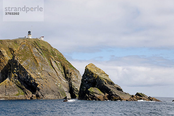 Sumburgh Head mit Leuchtturm  Mainland Shetland  Schottland  Großbritannien  Europa