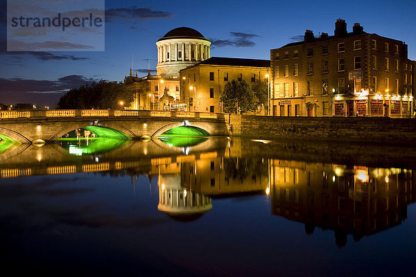 Justizministerium am River Liffey  Dublin  Irland  Europa