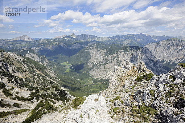 Blick zum Hochschwabmassiv  Pfarrerlacke in Bildmitte  Trenchtling  Hochschwab  Steiermark  Österreich  Europa