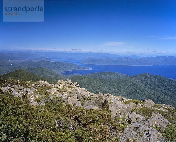 Stauseen gesehen vom Mt Wedge am Southwest Nationalpark  Tasmanien  Australien