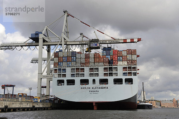 Containerschiff  Hamburger Hafen  Hamburg  Deutschland  Europa