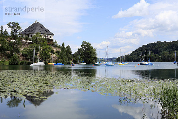 Schloss in Mattsee  Flachgau  Salzburger Land  Land Salzburg  Österreich  Europa