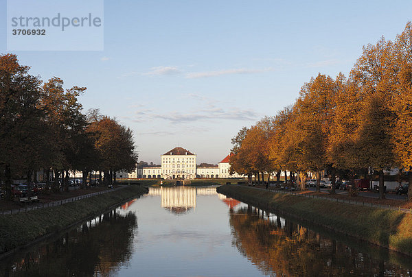 Schloss Nymphenburg  Schlosskanal  München  Oberbayern  Bayern  Deutschland  Europa