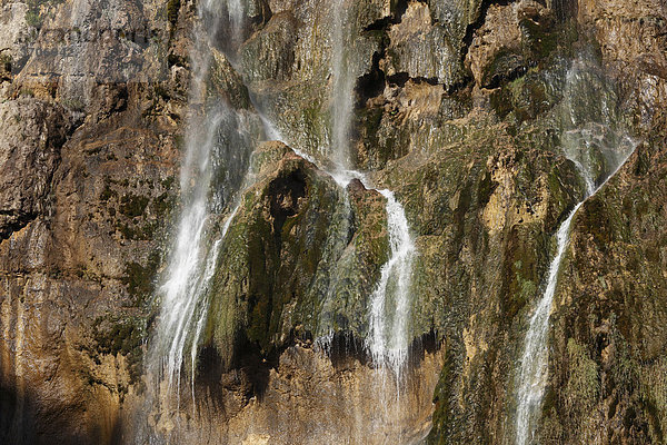 Großer Wasserfall  Detail  Nationalpark Plitwitzer Seen  Plitvicer Seen  Plitvicka Jezera  Kroatien  Europa