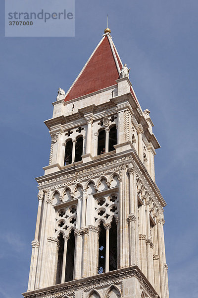 Kirchturm der Kathedrale St. Laurentius  Sveti Lovro  Trogir  Dalmatien  Kroatien  Europa