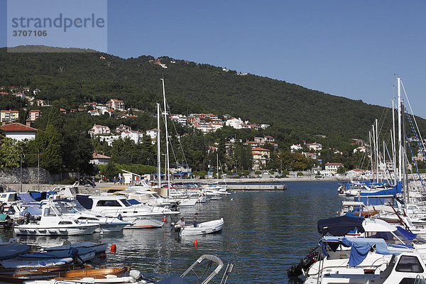 Hafen in Icici nahe Opatija  Istrien  Kroatien  Europa
