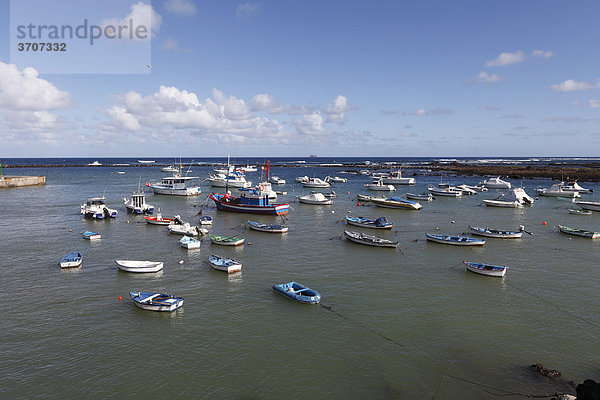 Fischerhafen  rzola  Lanzarote  Kanaren  Kanarische Inseln  Spanien  Europa