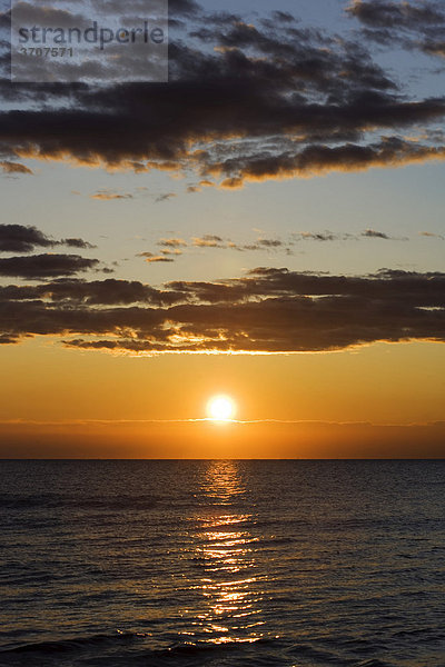 Sonnenaufgang bei Peniscola  Costa Azahar  Spanien  Europa