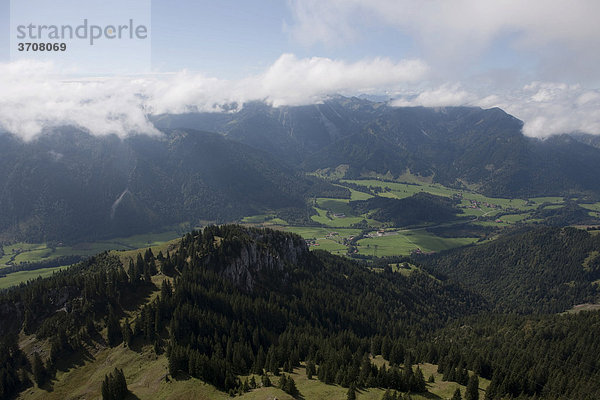 Blick auf die Allgäuer Alpen und das Bayrische Hochland  Wendelstein  Bayern  Deutschland  Europa