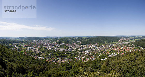 Blick auf die Stadt Marburg an der Lahn  Hessen  Deutschland  Europa