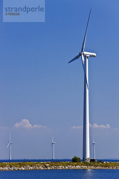 Windkraftanlagen im Hafengebiet  Kopenhagen  Dänemark