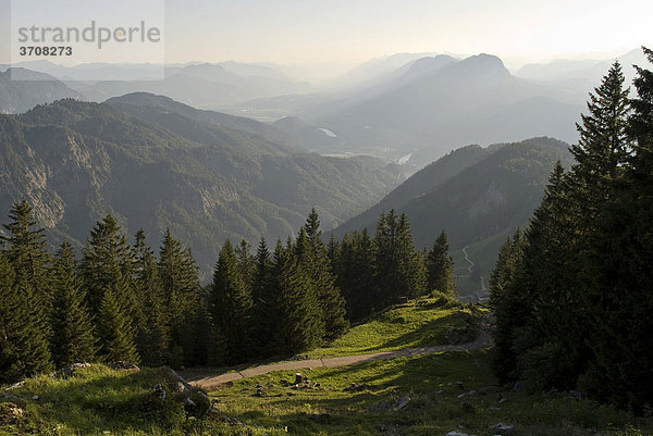 Kaisergebirge  Blick von Vorderkaiserfeldenhütte  Kufstein  Österreich  Europa